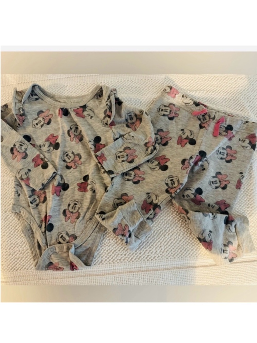 Disney Baby Minnie Mouse 2 Piece Outfit Set 24M Gray Pink Bodysuit & Pants